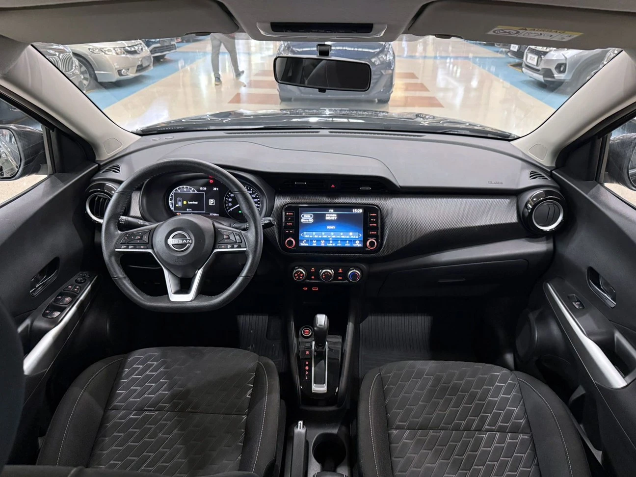 NISSAN KICKS