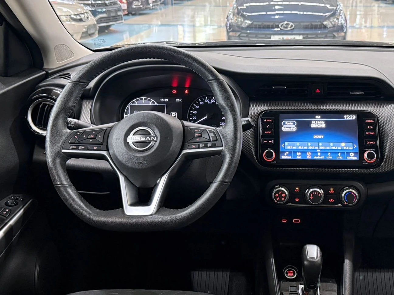 NISSAN KICKS