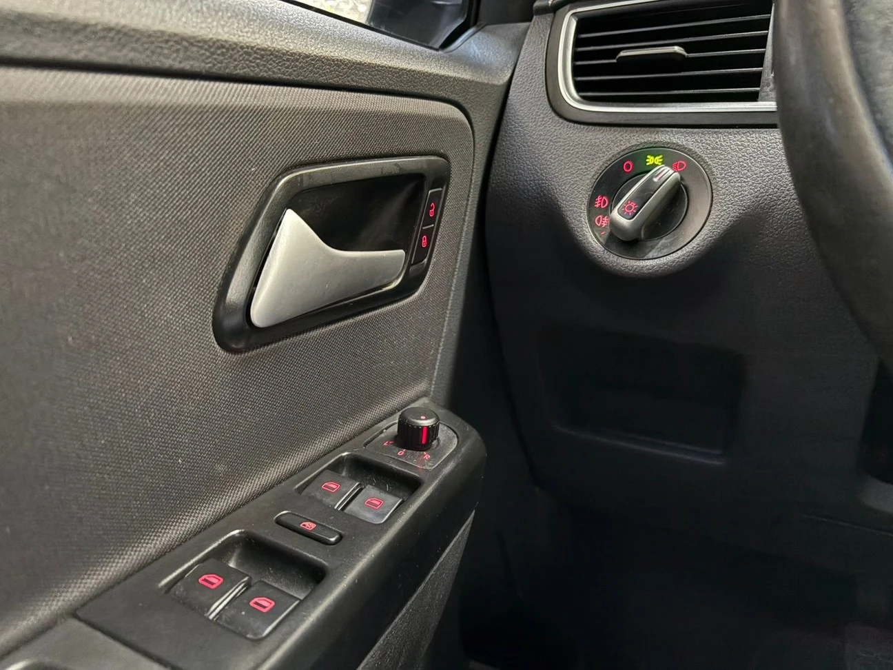 VOLKSWAGEN CROSSFOX