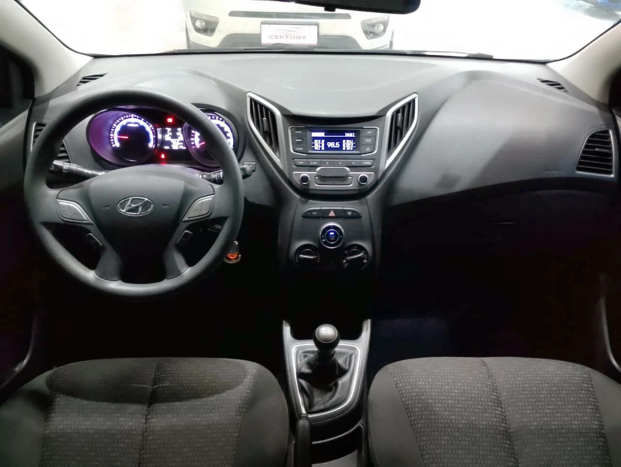 HYUNDAI HB20