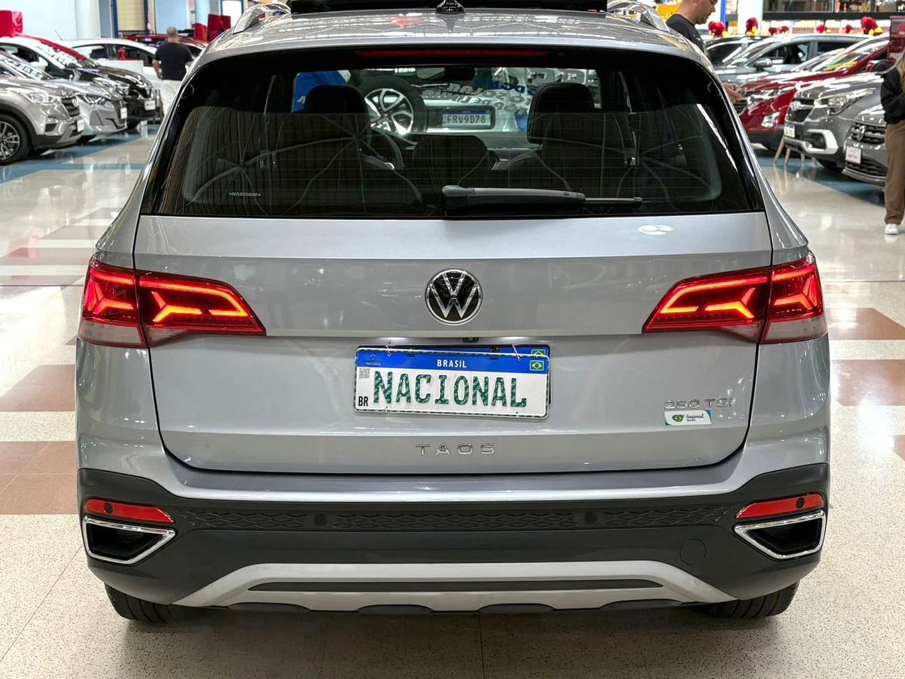 VOLKSWAGEN TAOS