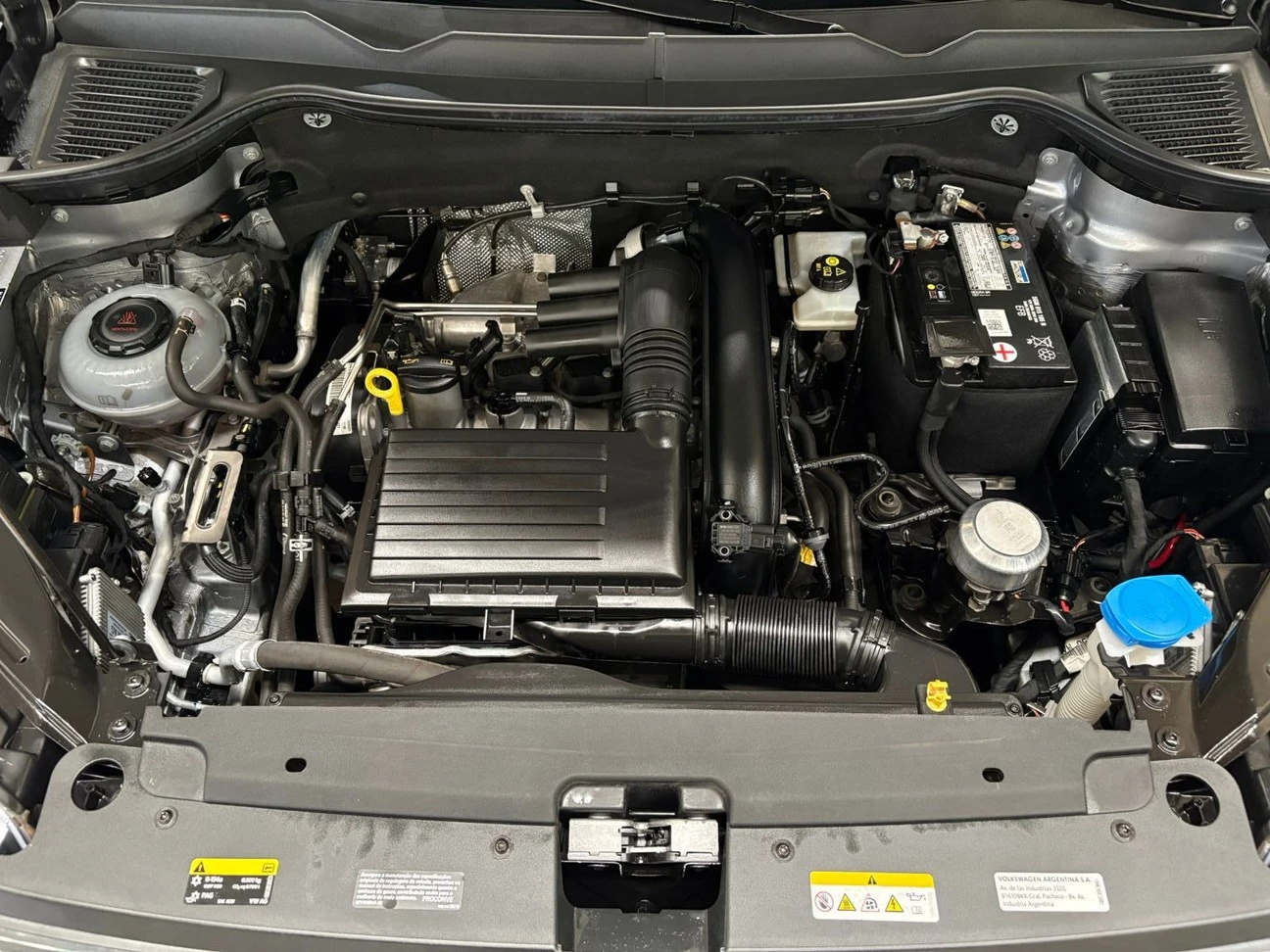 VOLKSWAGEN TAOS