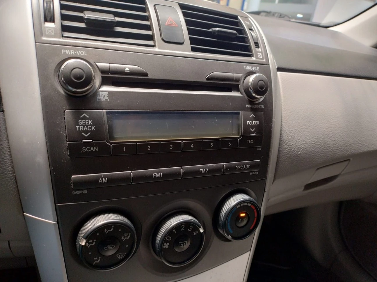 TOYOTA COROLLA