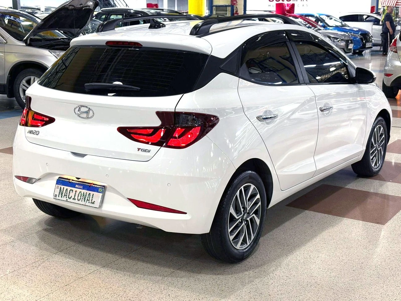 HYUNDAI HB20