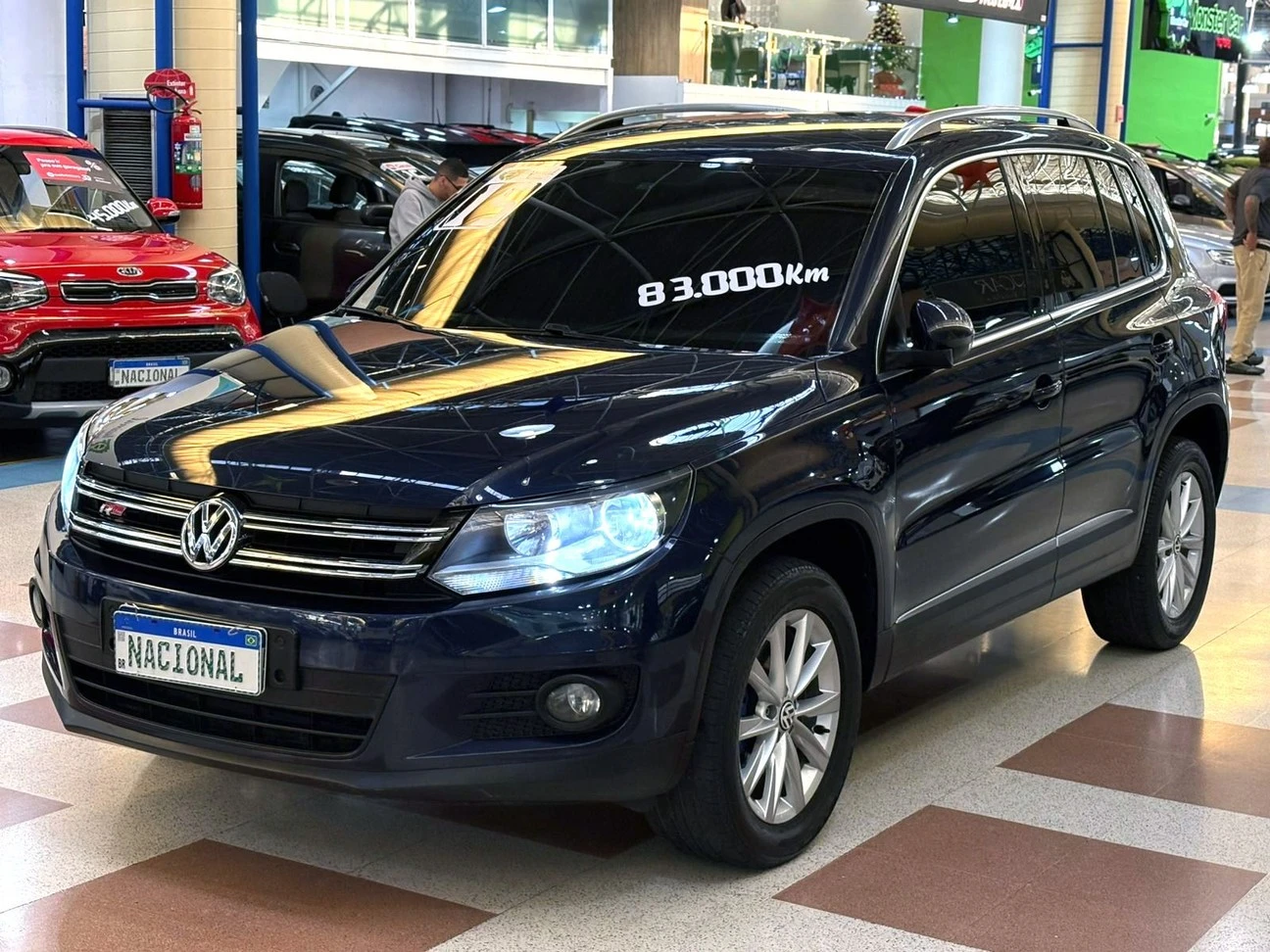 VOLKSWAGEN TIGUAN