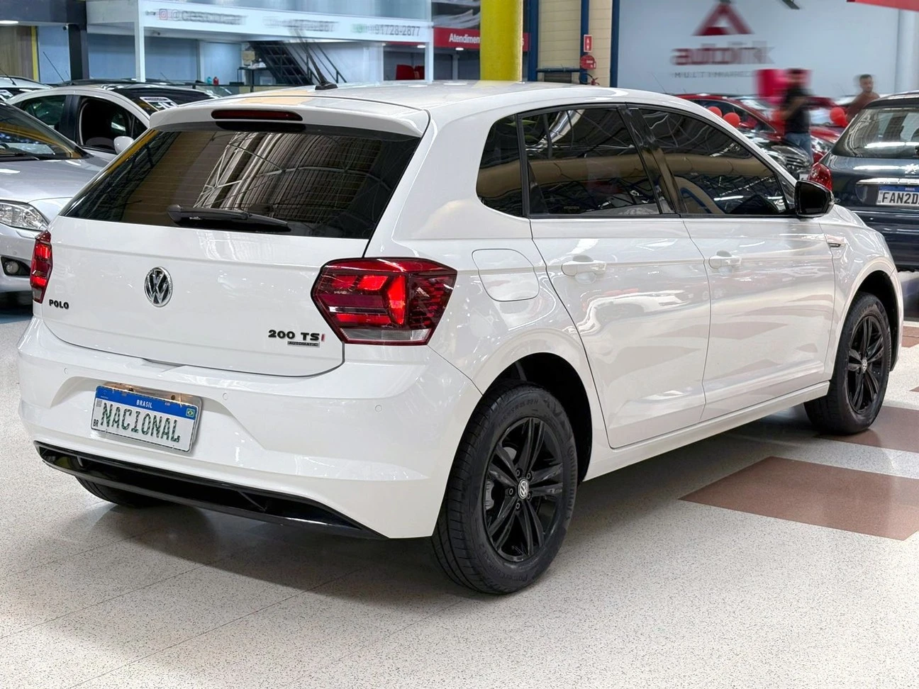 VOLKSWAGEN POLO