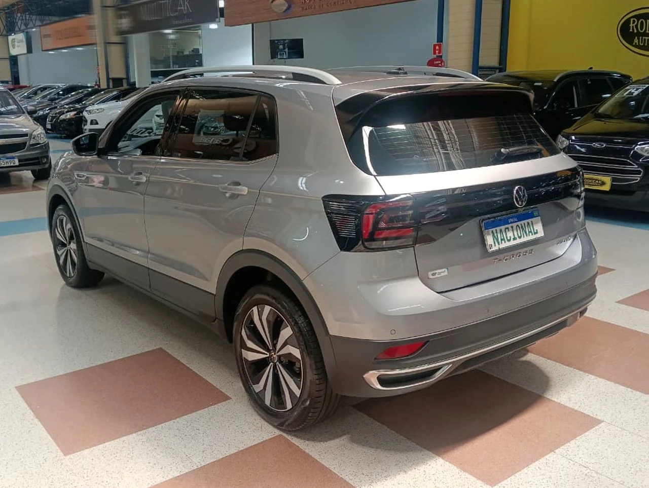 VOLKSWAGEN T-CROSS