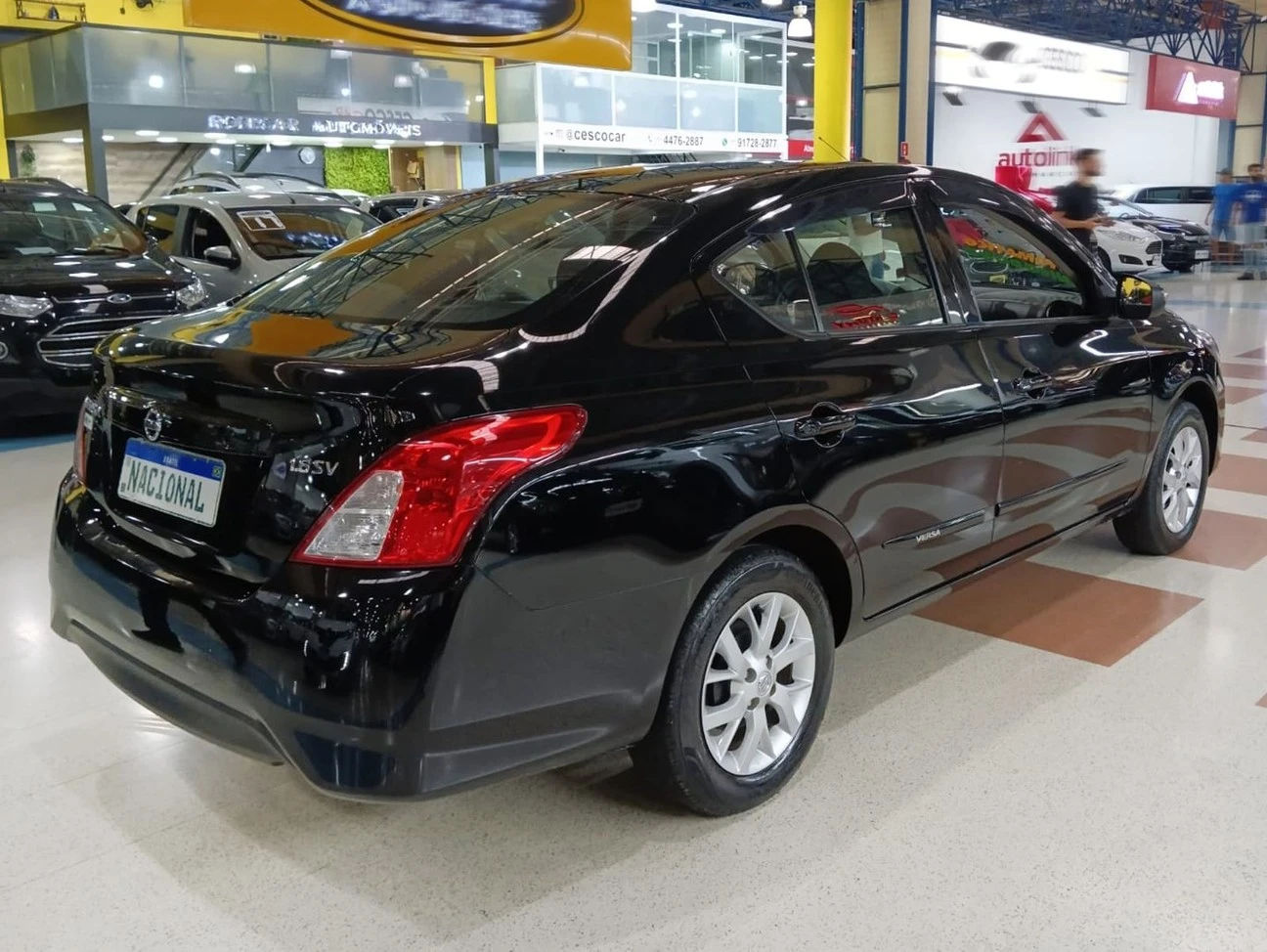 NISSAN VERSA