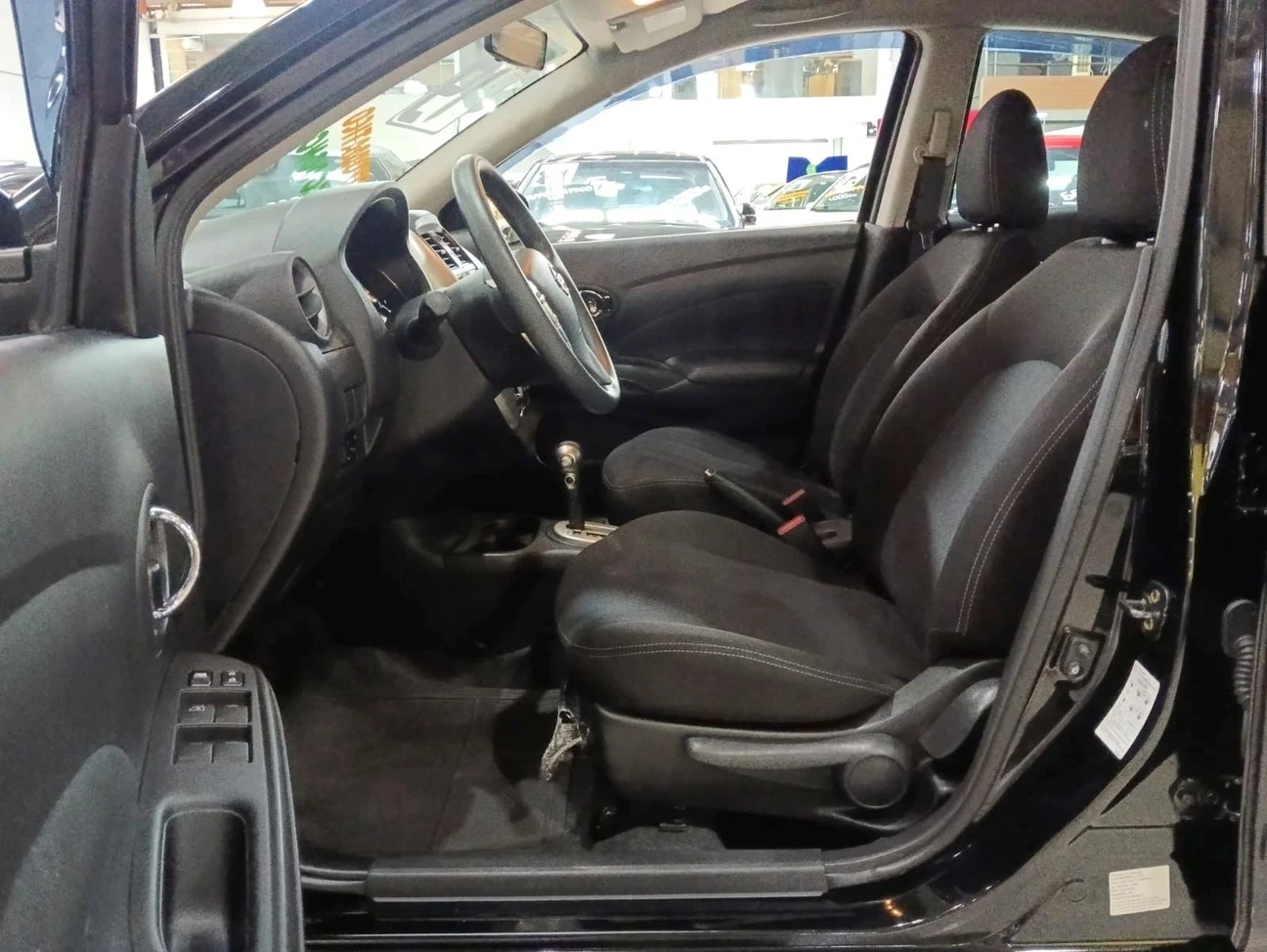 NISSAN VERSA