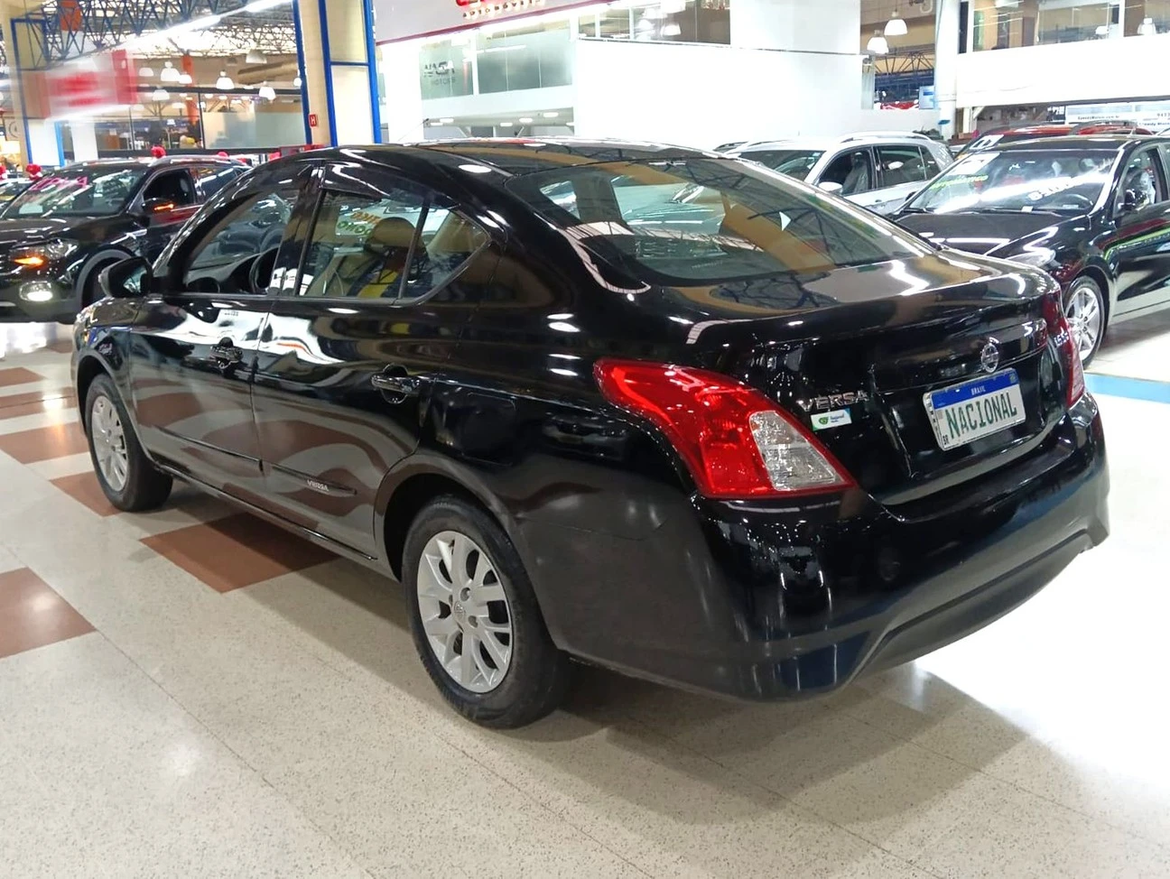 NISSAN VERSA
