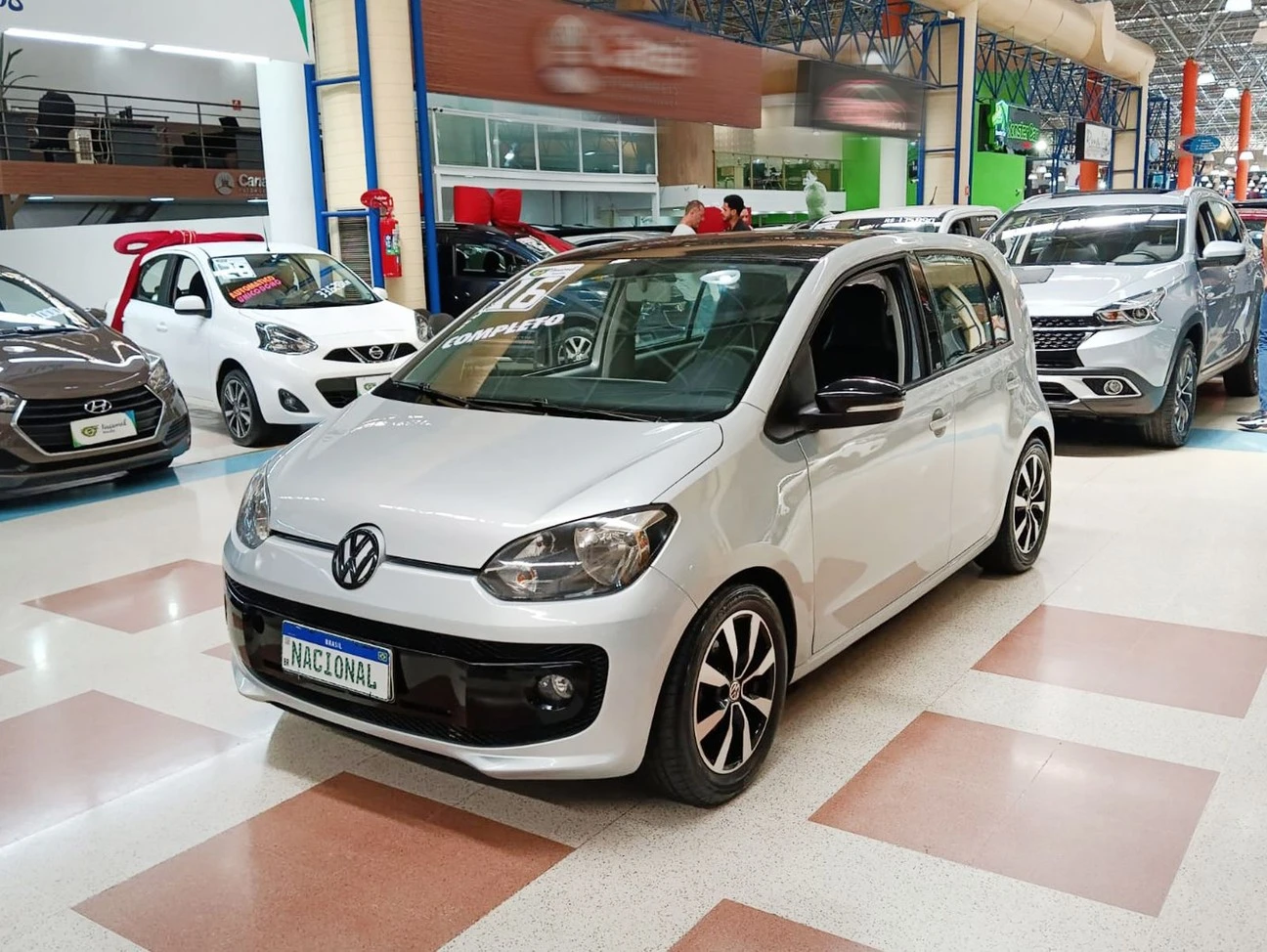 VOLKSWAGEN UP