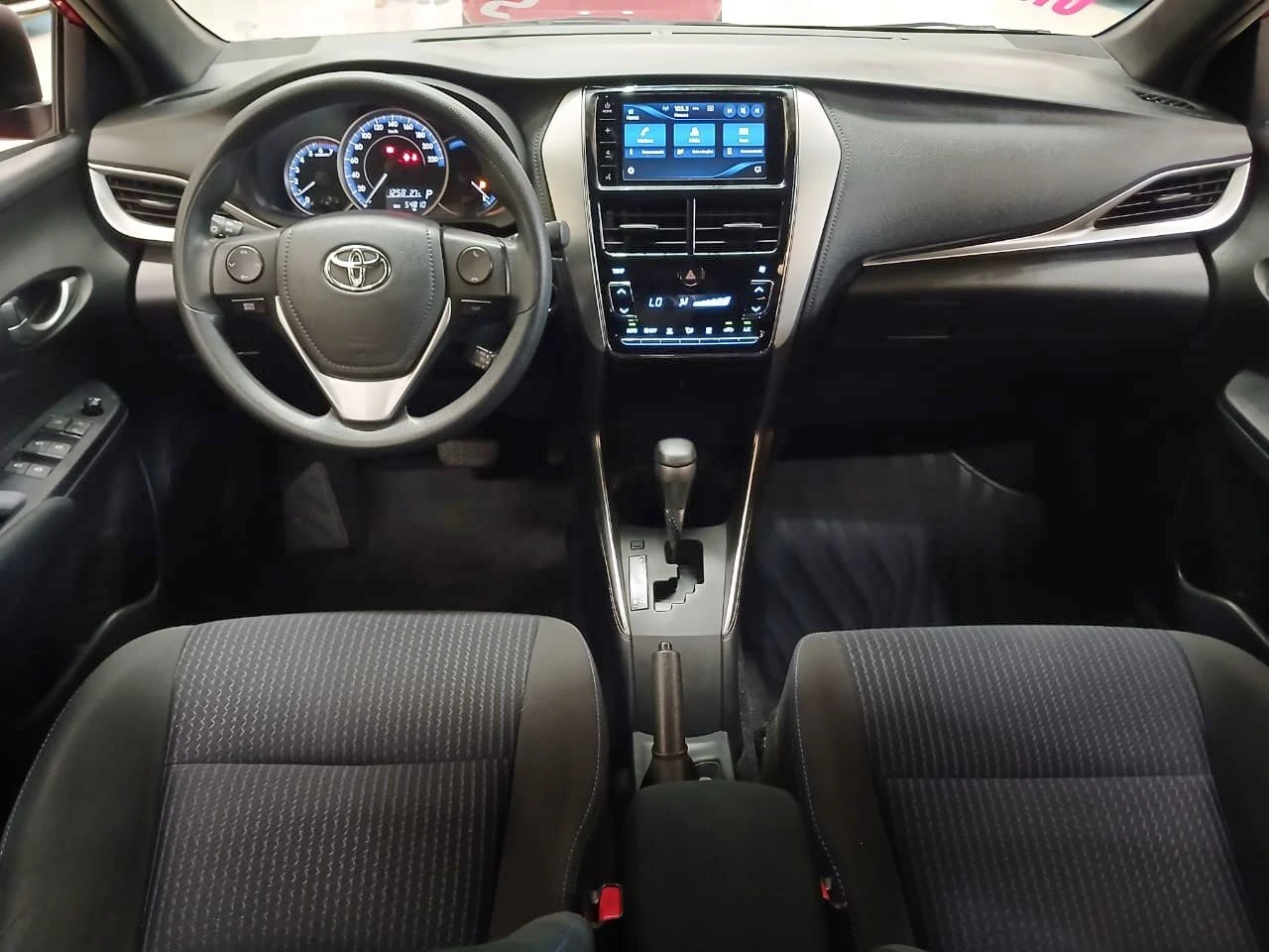 TOYOTA YARIS
