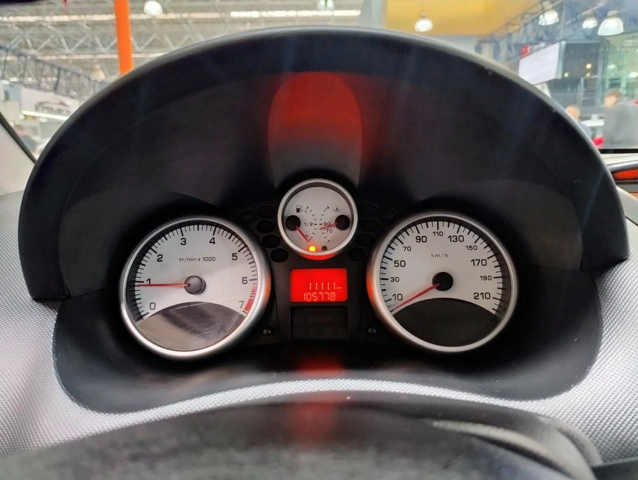 PEUGEOT 207