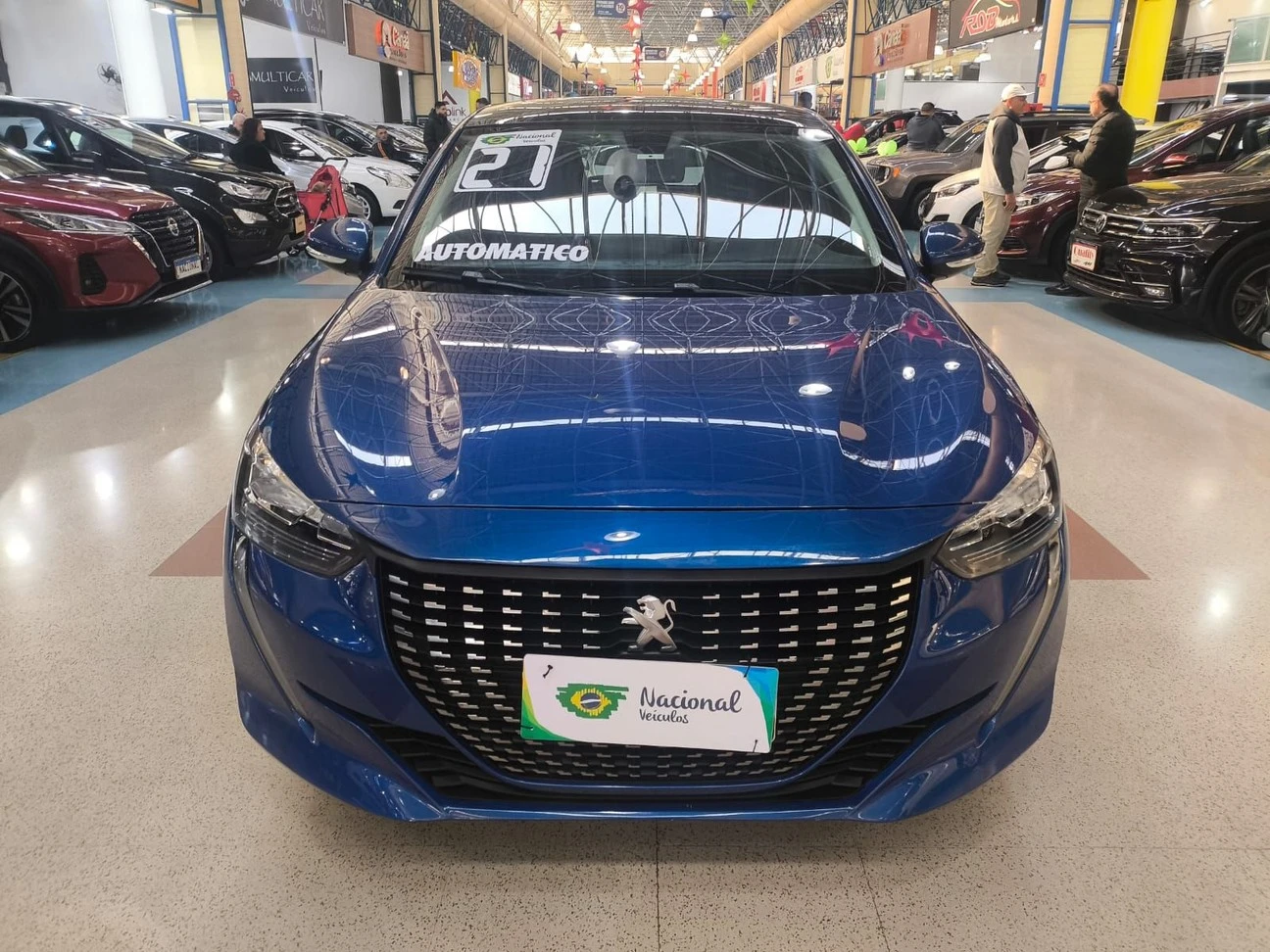 PEUGEOT 208
