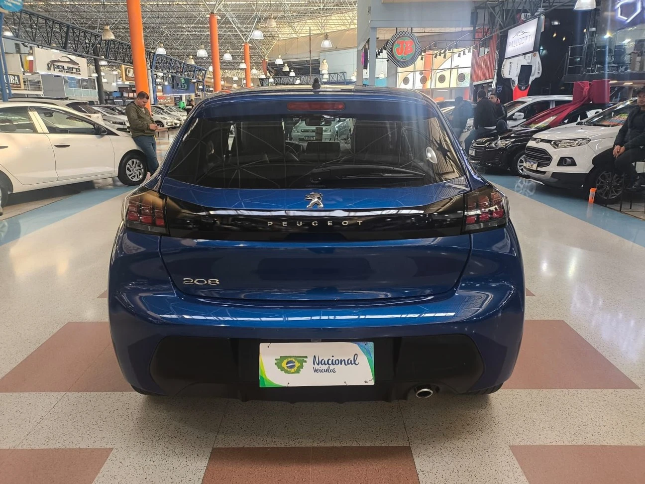 PEUGEOT 208