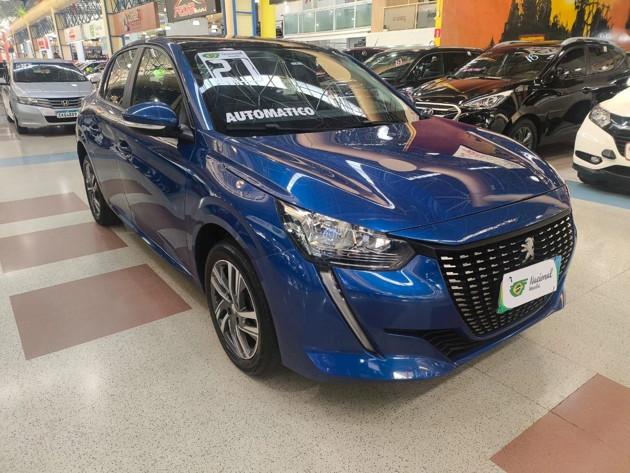 PEUGEOT 208