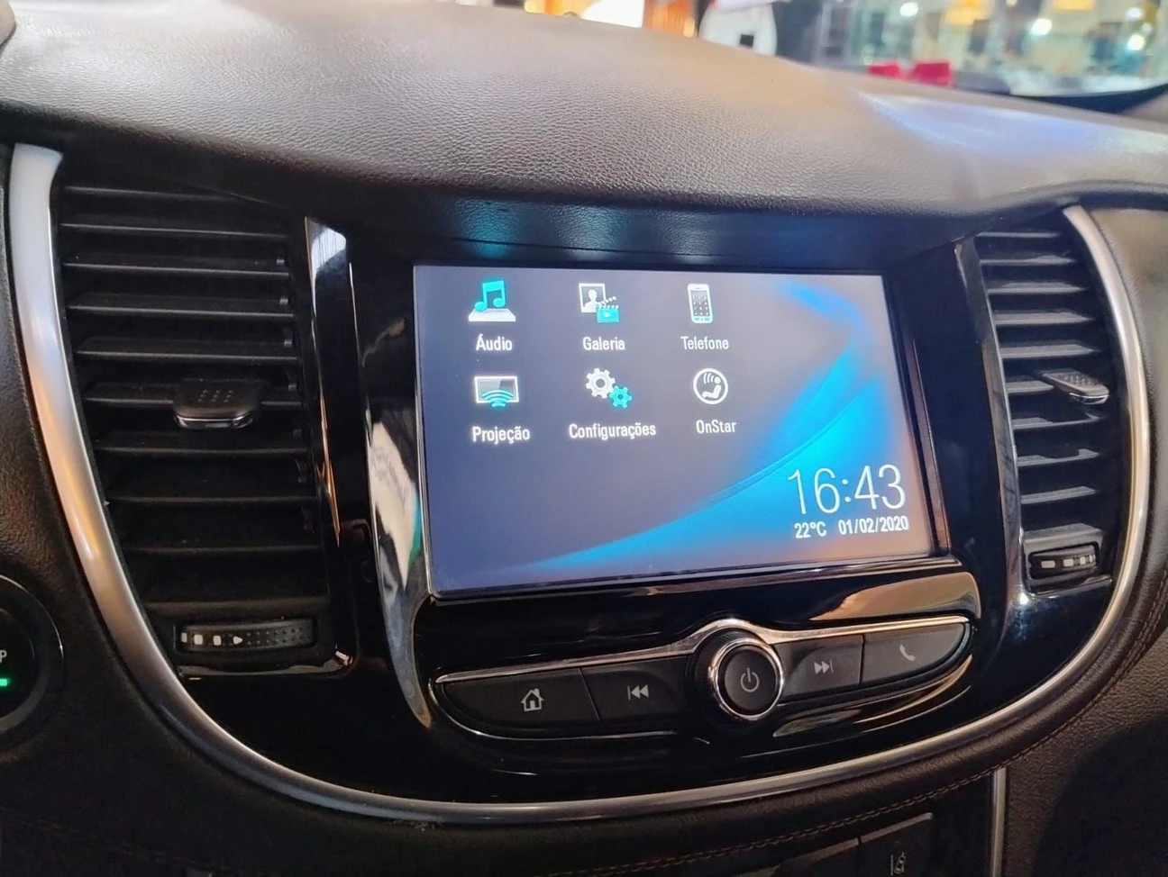 CHEVROLET TRACKER