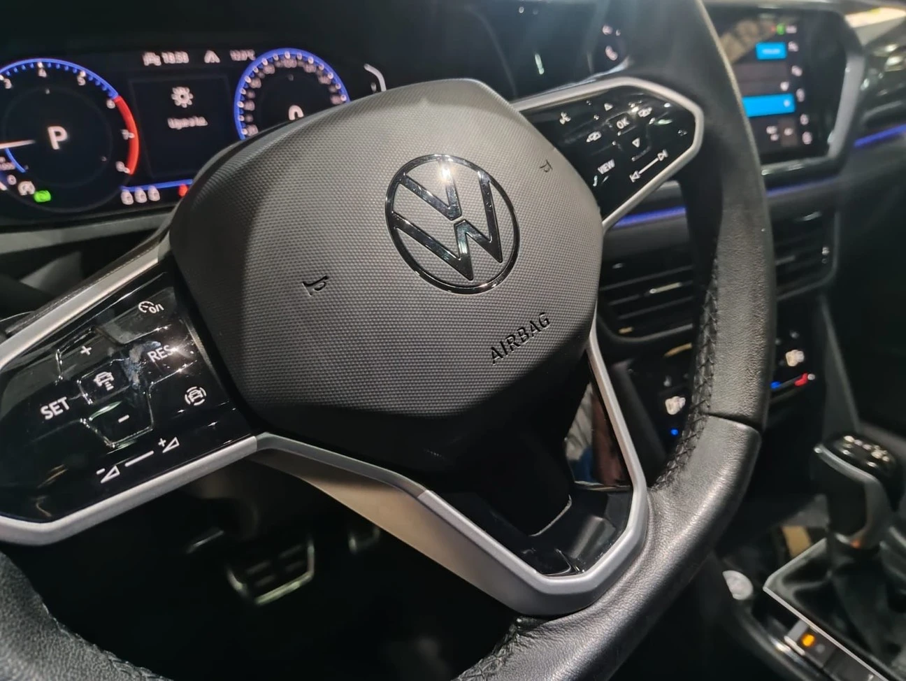 VOLKSWAGEN TAOS