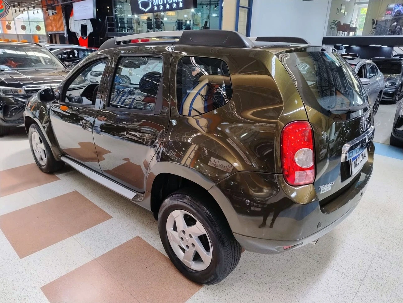RENAULT DUSTER