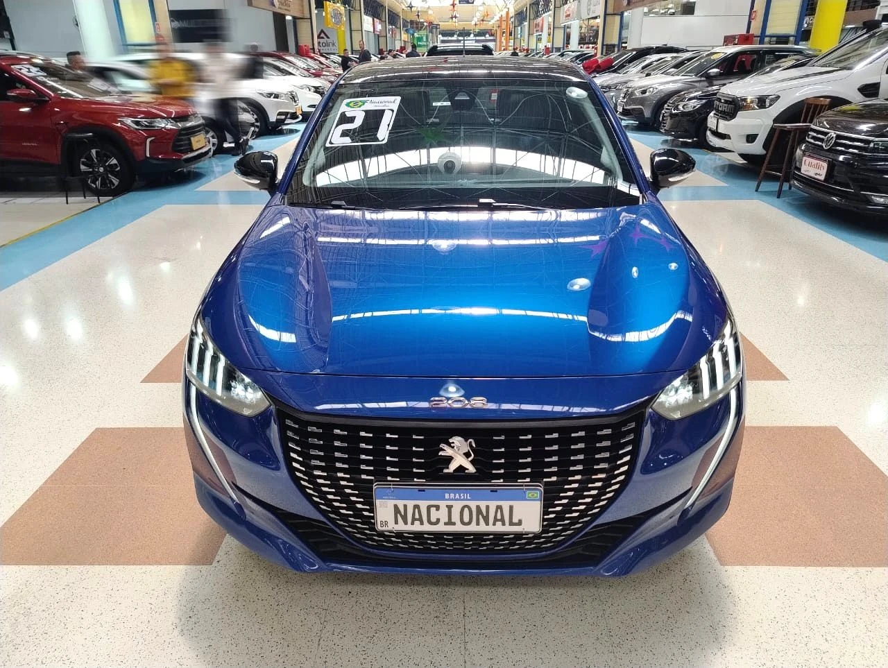 PEUGEOT 208