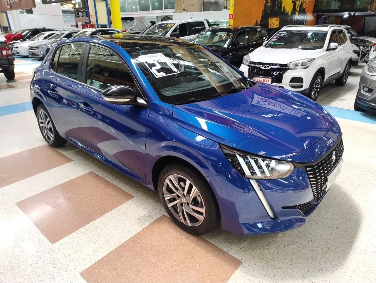PEUGEOT 208