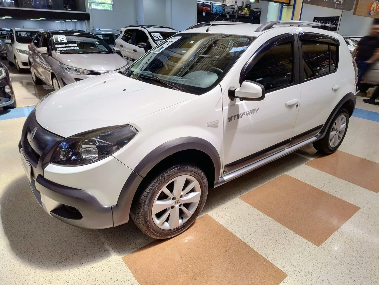 RENAULT SANDERO