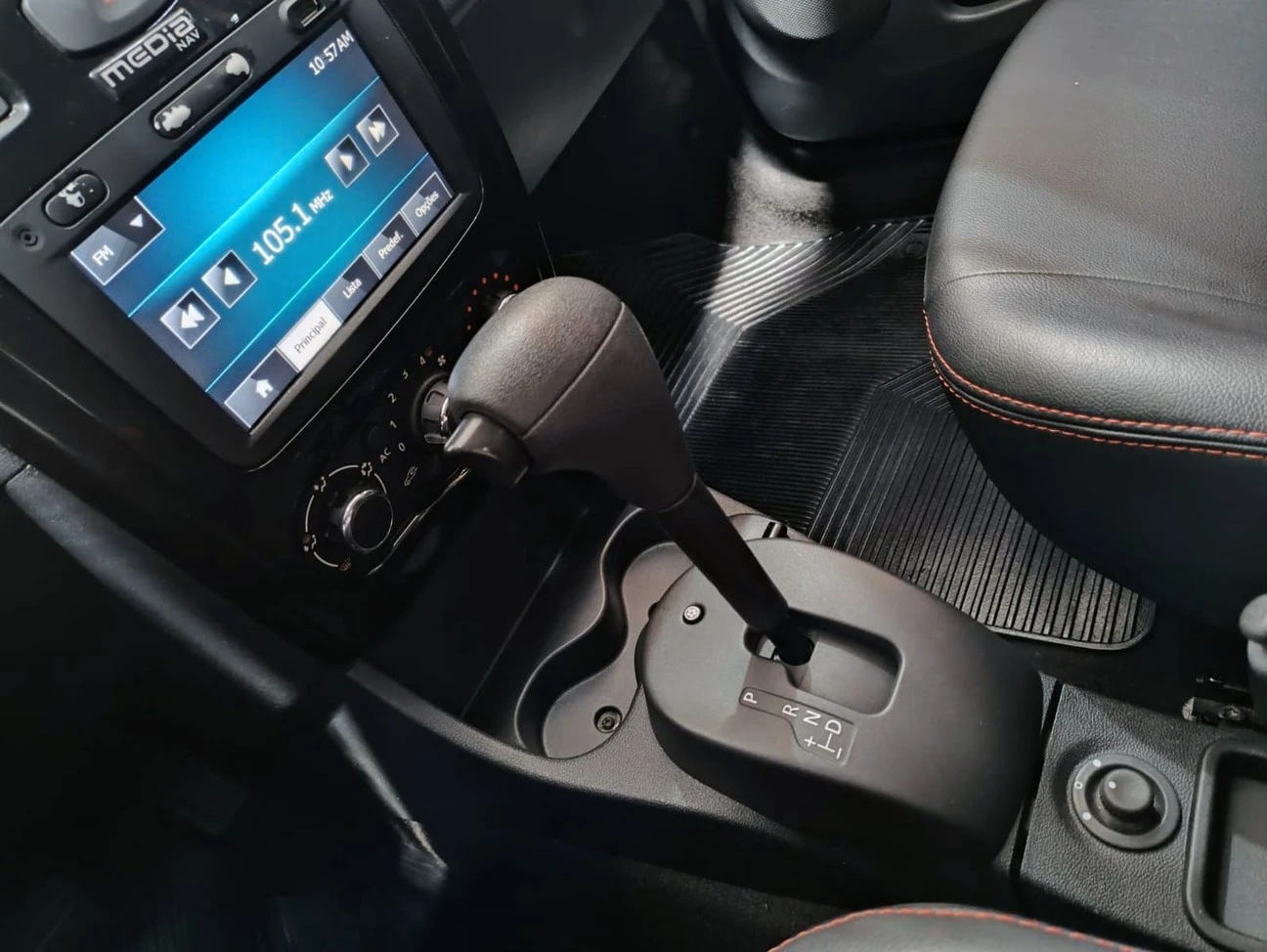 RENAULT SANDERO