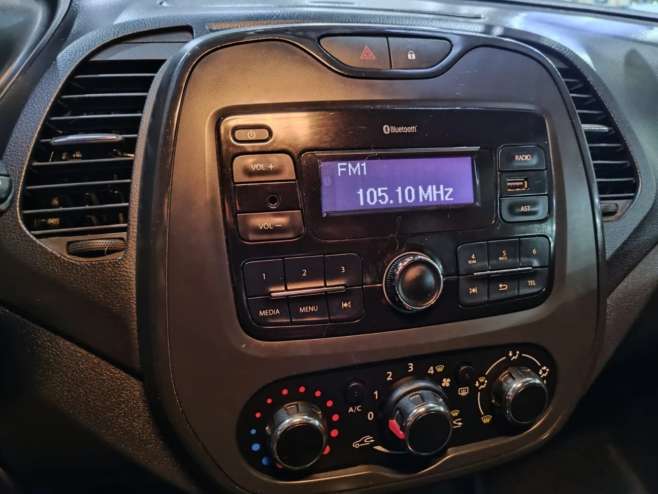 RENAULT CAPTUR