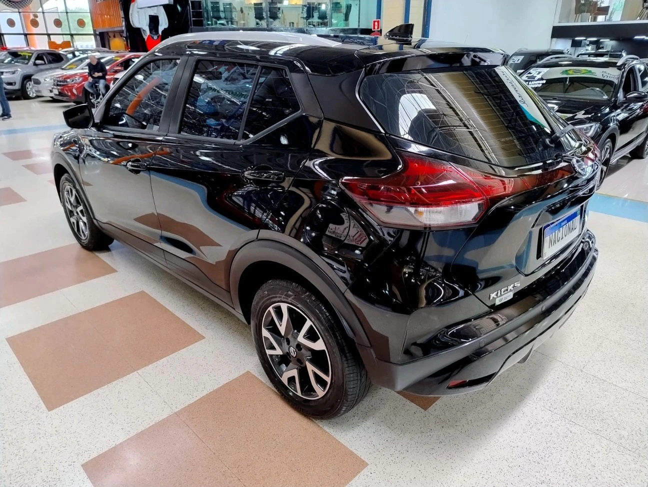 NISSAN KICKS