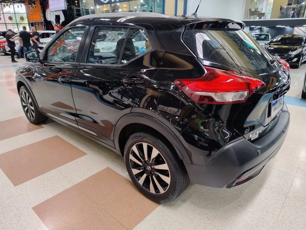 NISSAN KICKS