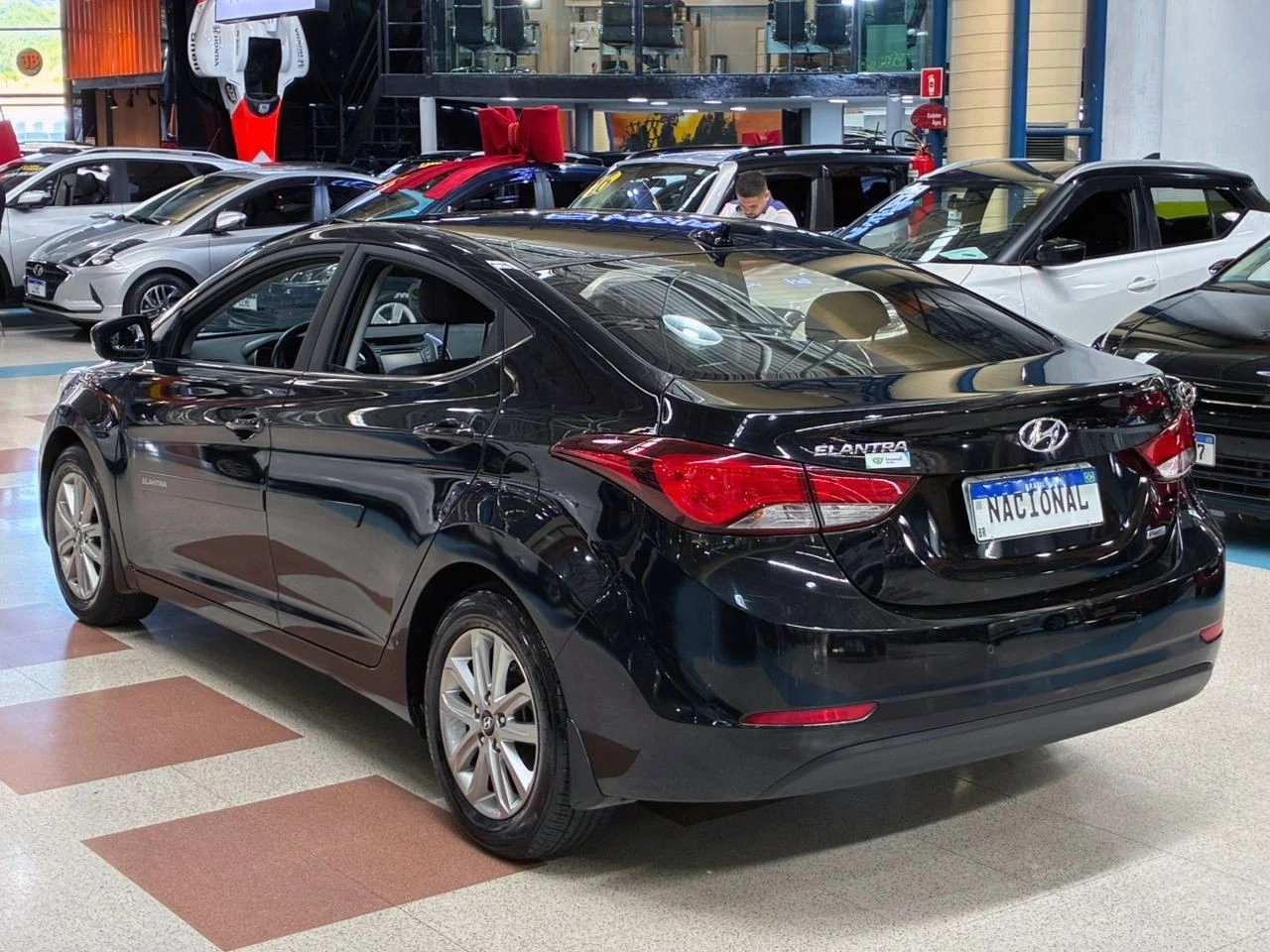 HYUNDAI ELANTRA