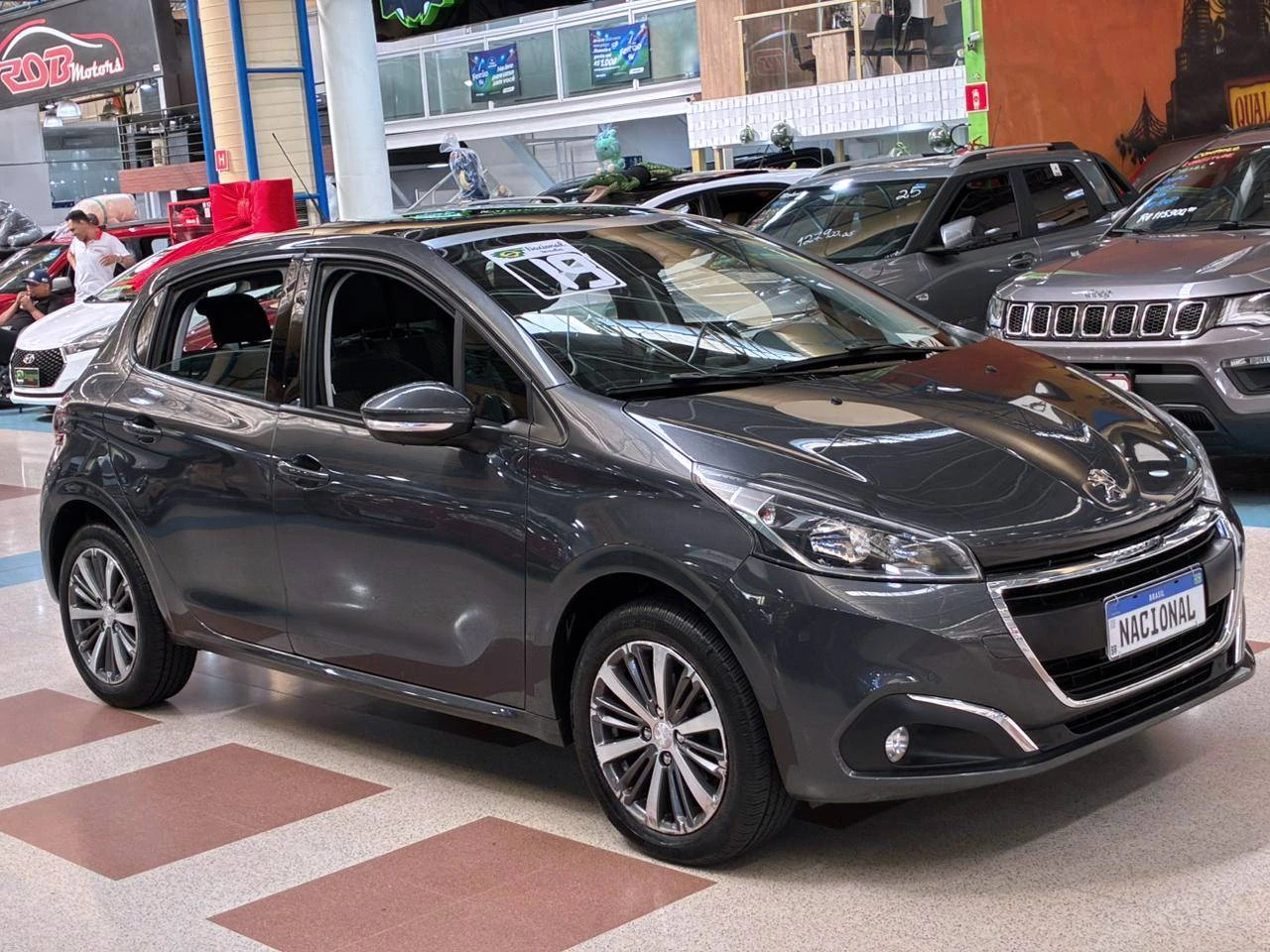 PEUGEOT 208