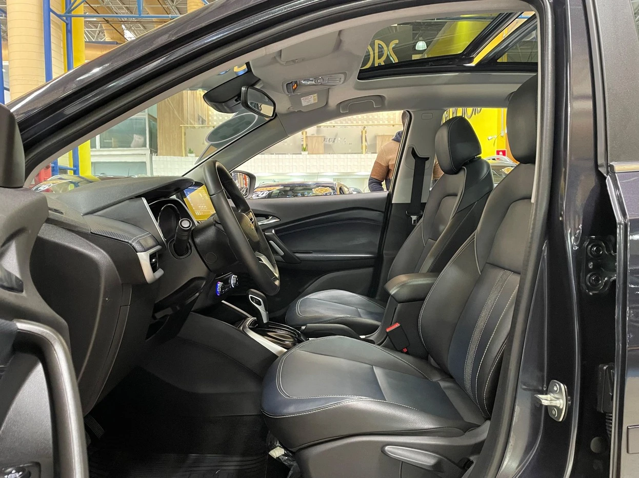 CHEVROLET TRACKER
