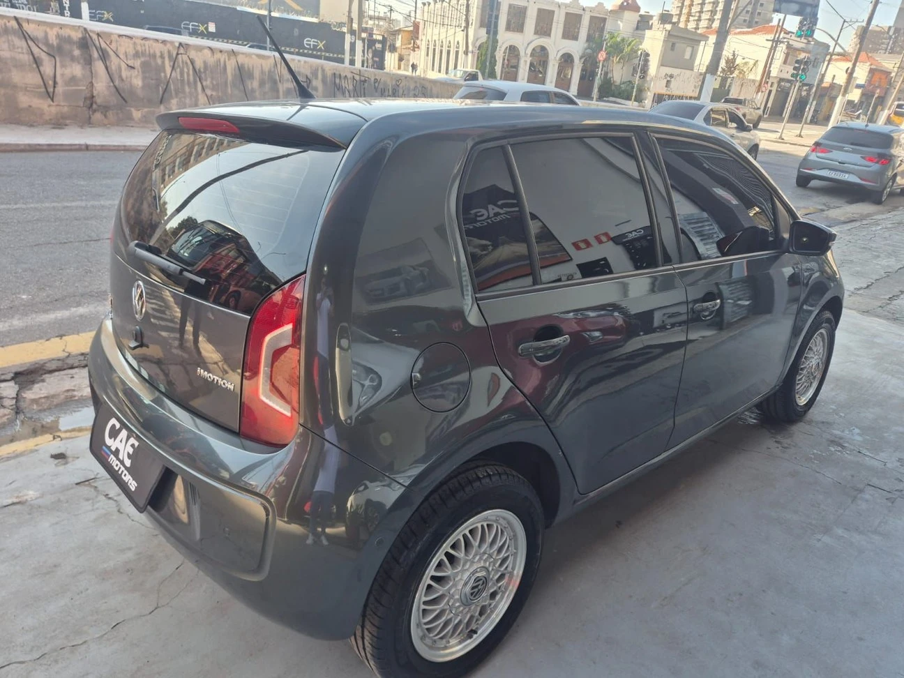 VOLKSWAGEN UP