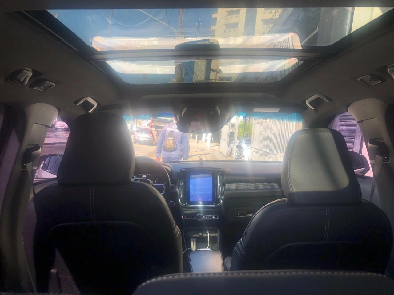 VOLVO XC40
