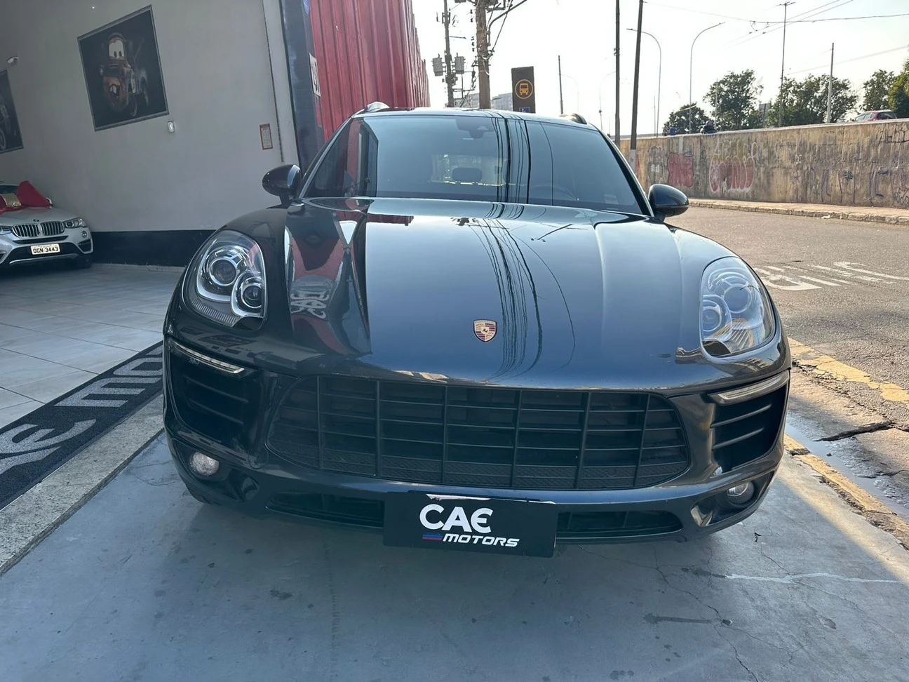 PORSCHE MACAN