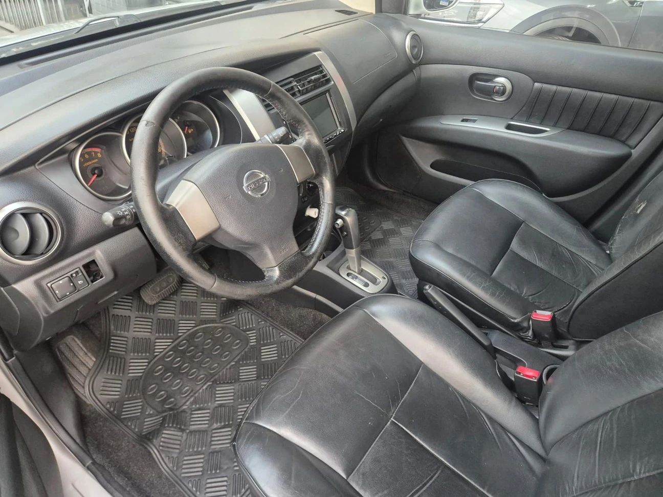 NISSAN LIVINA