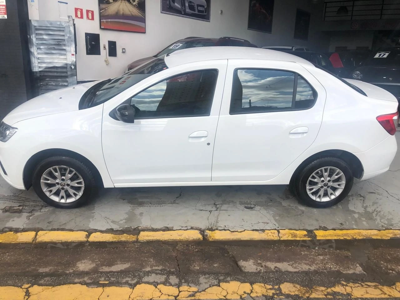RENAULT LOGAN
