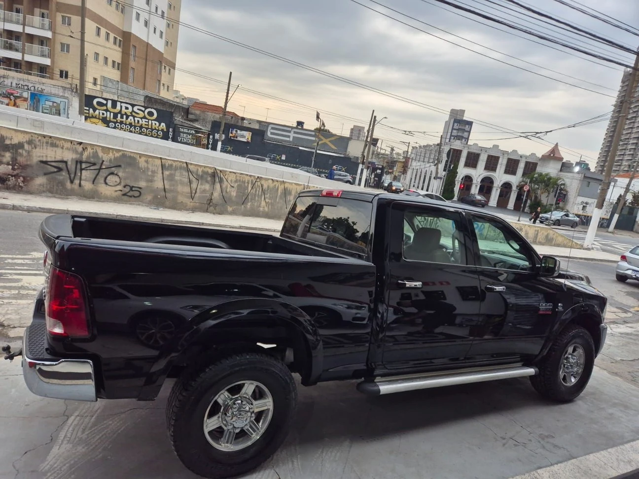 DODGE RAM