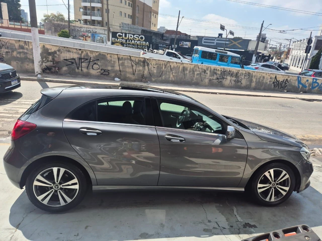 MERCEDES-BENZ A 200