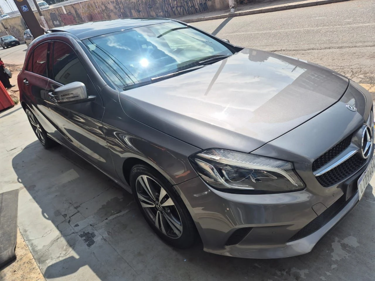 MERCEDES-BENZ A 200