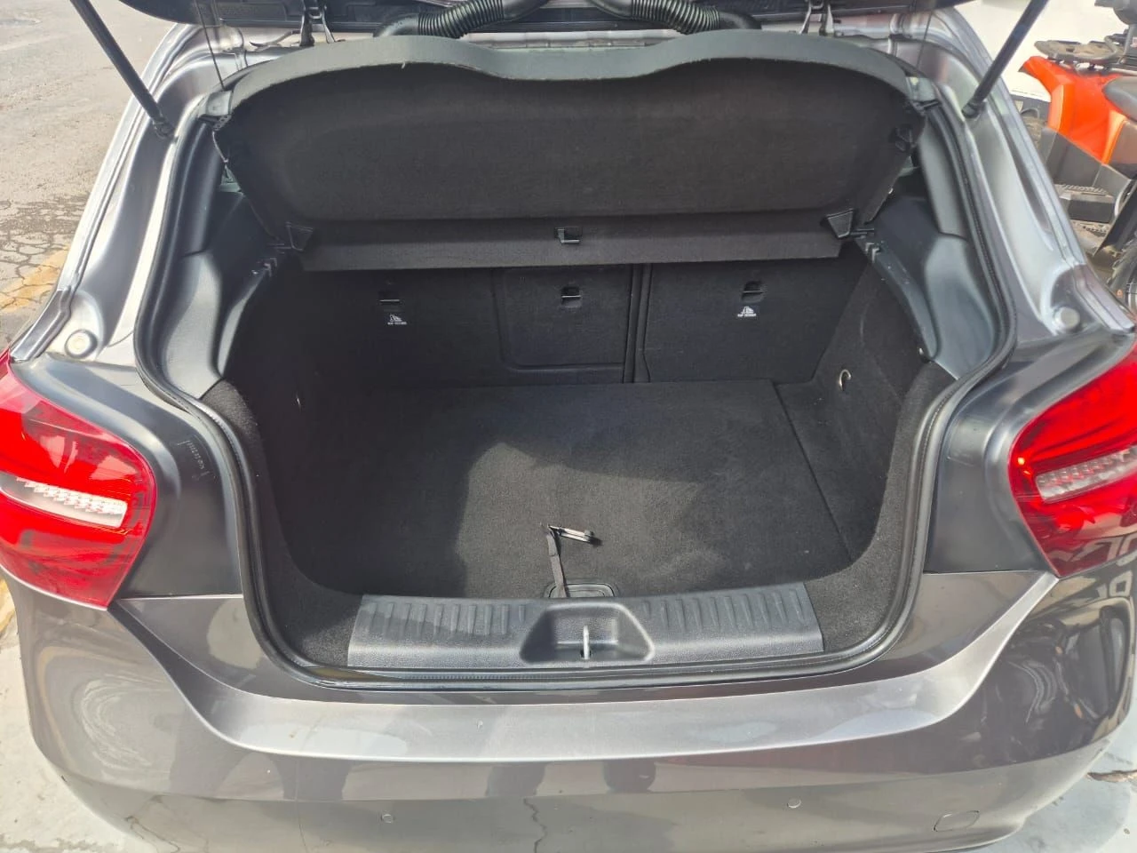 MERCEDES-BENZ A 200