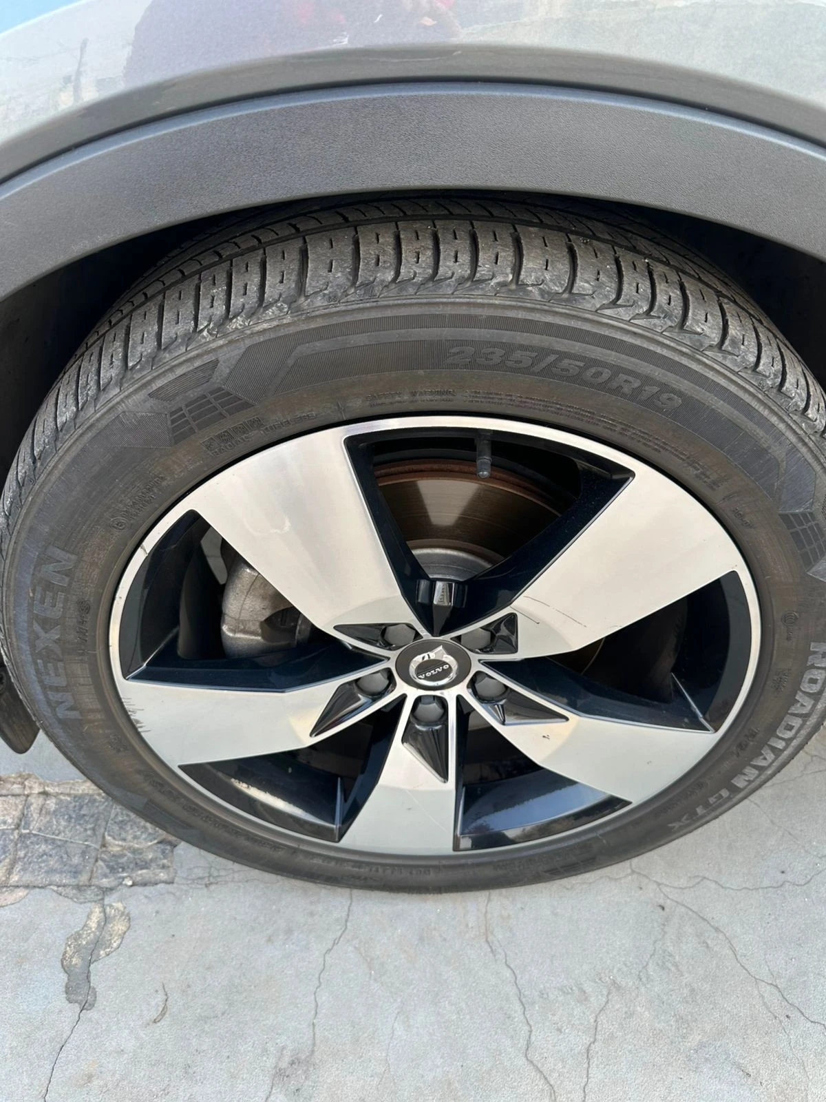 VOLVO XC40