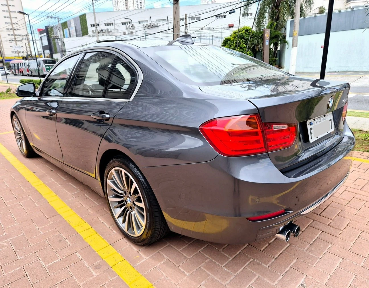 BMW 328I