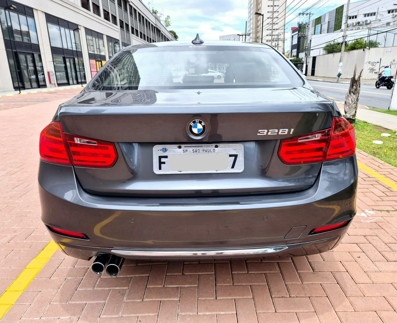 BMW 328I