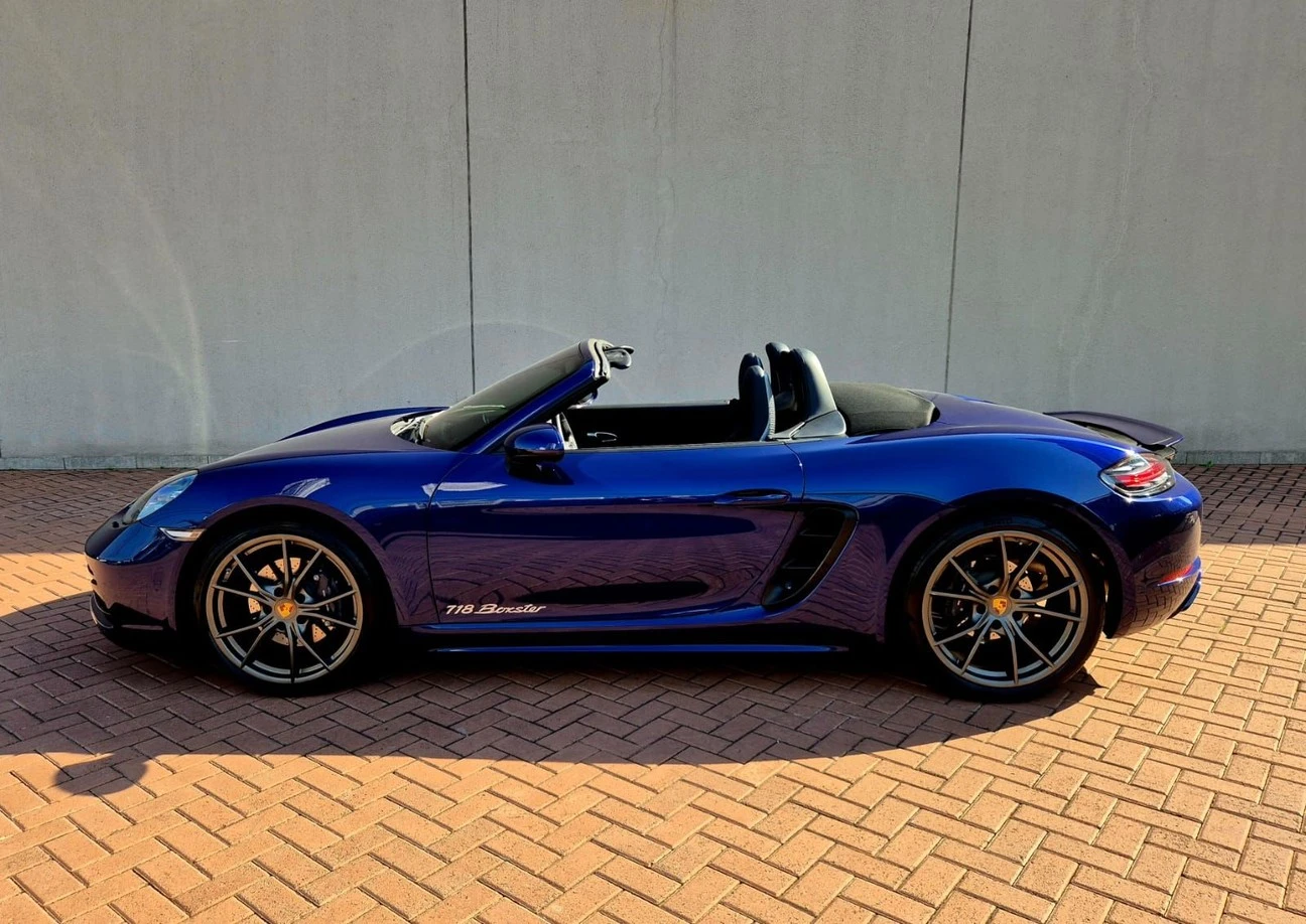 PORSCHE 718