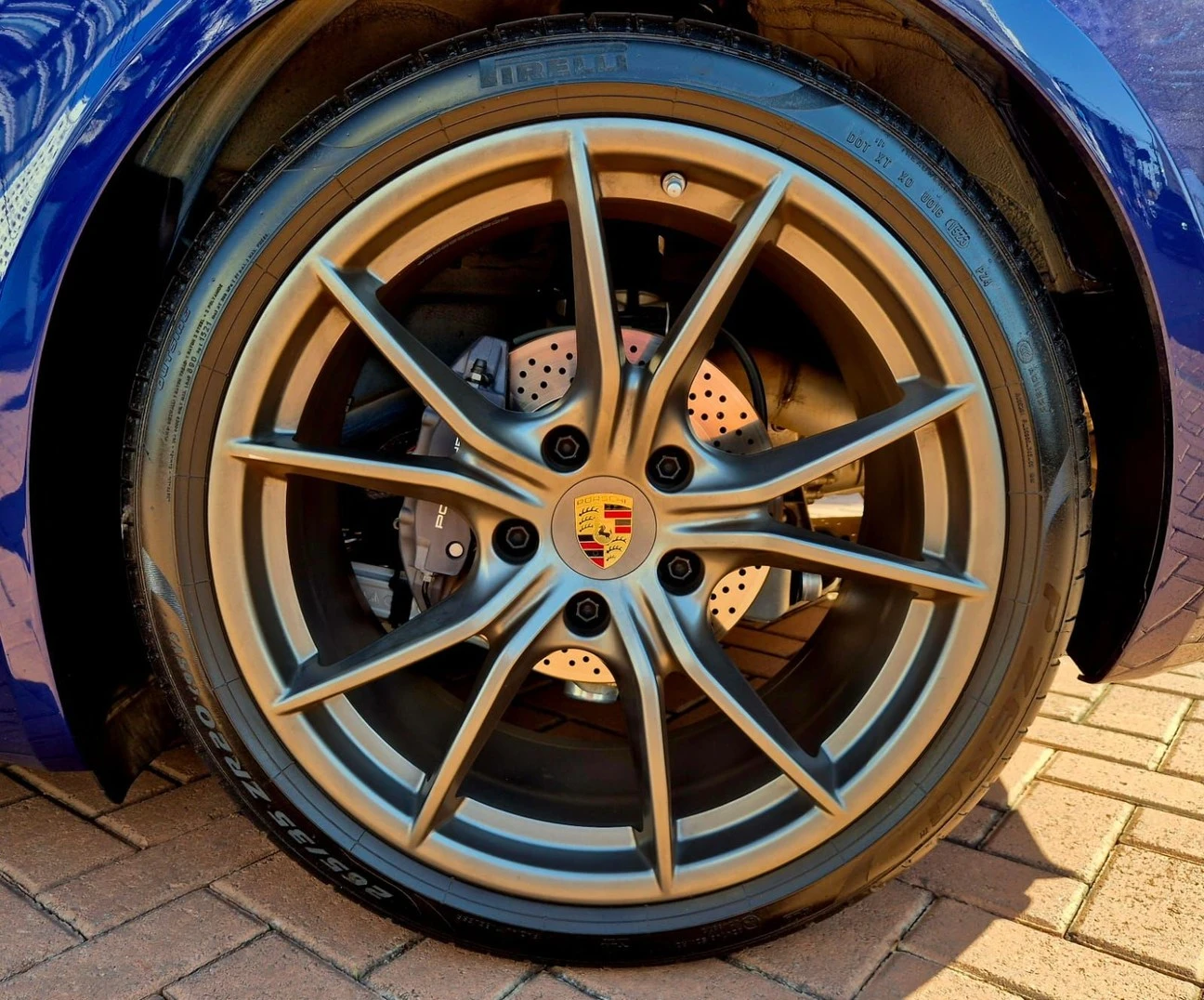 PORSCHE 718