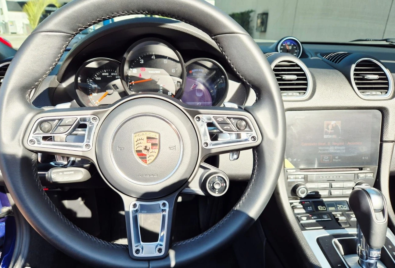 PORSCHE 718