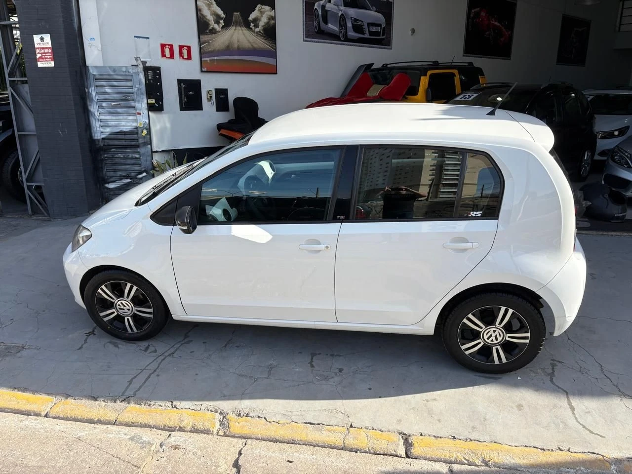 VOLKSWAGEN UP