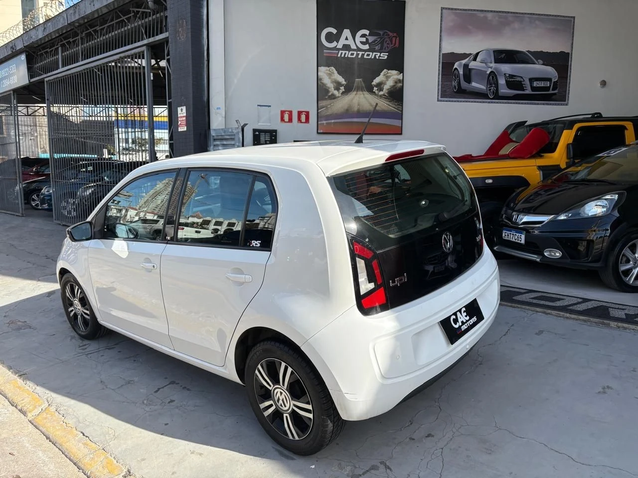 VOLKSWAGEN UP
